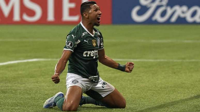 Rony voltou a ser o maior artilheiro do Palmeiras na Libertadores ao lado de Veiga (Foto: NELSON ALMEIDA / AFP)