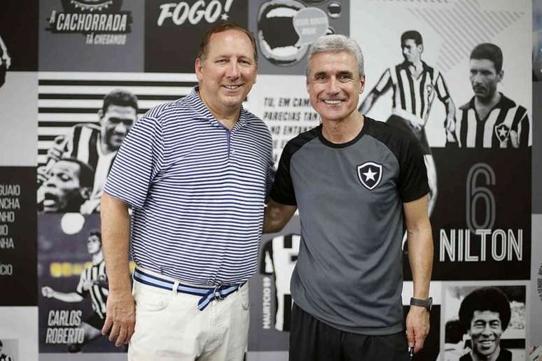 John Textor ao lado do treinador do Botafogo, o português Luís Castro (Foto: Vítor Silva/Botafogo)