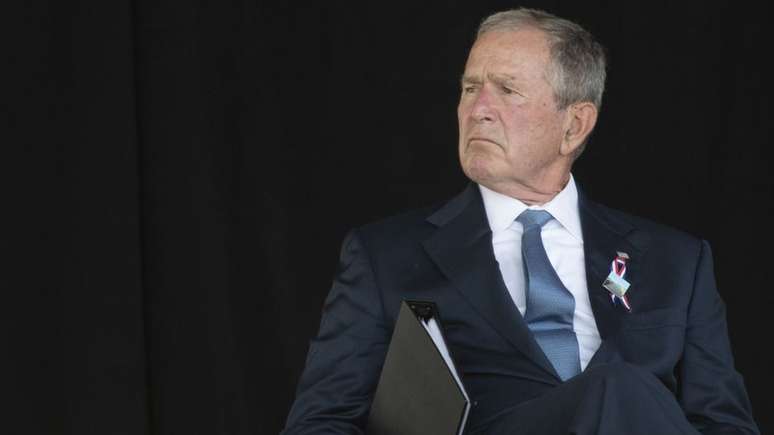 George W. Bush em um evento que marcou os ataques de 11 de setembro do ano passado