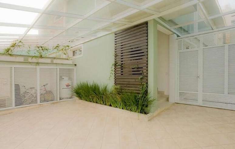 22. Mais um quintal com teto de vidro. Projeto de Idalia Daudt