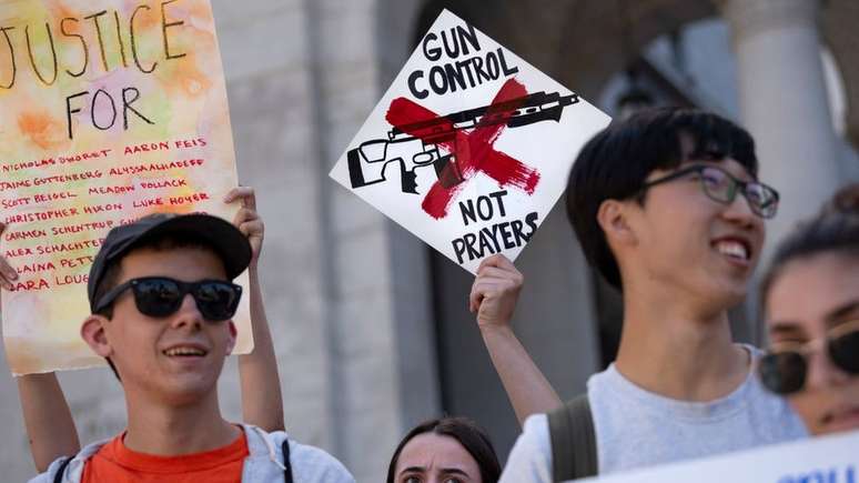 Críticos da posse de armas se manifestaram em inúmeras ocasiões e em várias cidades do país