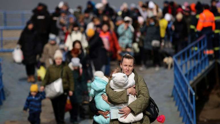 Milhões de ucranianos deixaram o país desde o início dos ataques russos, em fevereiro; Polônia é o principal destino dos refugiados.