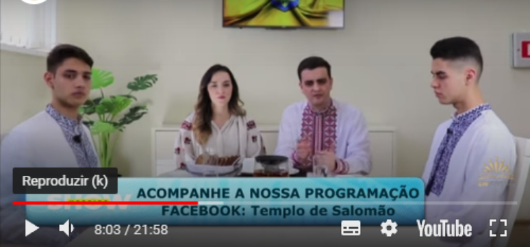 Pastor Tiago Casagrande (2º da dir. para a esq.) dá entrevista ao lado da esposa e de jovens missionários da Igreja Universal na Ucrânia