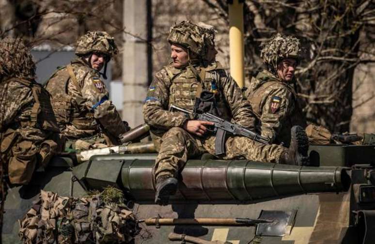 Soldados ucranianos em Severodonetsk, no leste do país