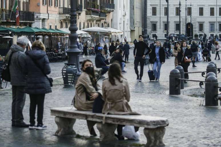 Movimentação na Piazza Navona, no centro de Roma