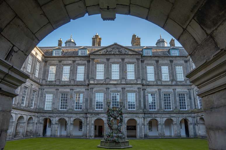 O Palácio de Hollyroodhouse foi palco das aventuras e desventuras da Rainha Maria da Escócia.