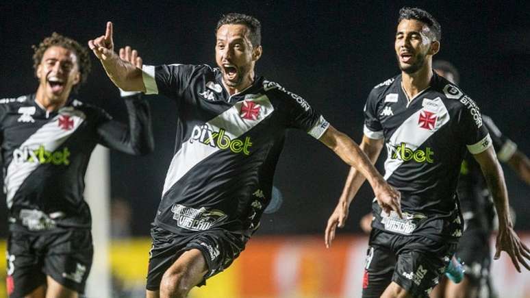 Nene marcou dois gols na vitória do Vasco sobre o Brusque (Foto: Daniel RAMALHO/CRVG)