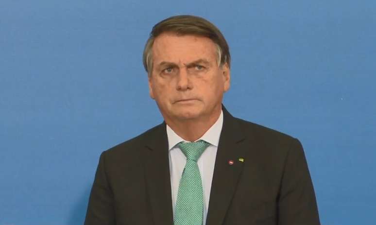 Bolsonaro questiona dados de pesquisa e acusa Datafolha de "canalhice"