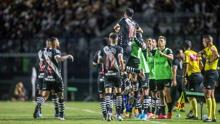 Vasco venceu o Brusque por 2 a 0, em São Januário, e se firmou no G-4 da Série B do Brasileirão - Daniel RAMALHO/CRVG