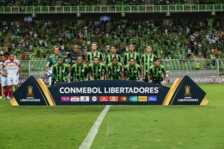 Em sua primeira participação no torneio continental, equipe alviverde teve o pior desempenho de um time brasileiro na fase de grupos - (Foto: Mourão Panda/América-MG)