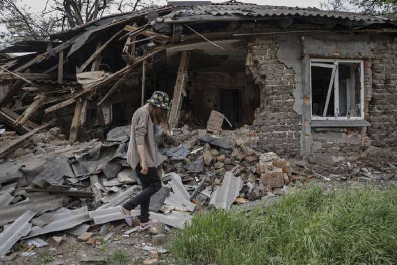Casa destruída por ataque russo em Mariupol, sul da Ucrânia