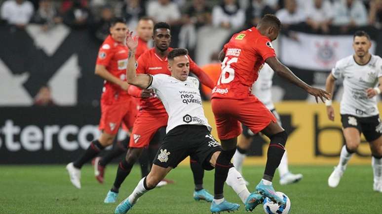 Corinthians não conseguiu a liderança do grupo E da Libertadores (Foto: Alex Silva /Lancepress!)