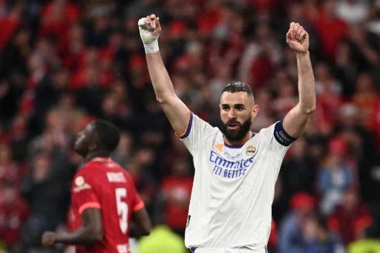 Benzema foi o artilheiro da Champions League com 15 gols(Foto: Anne-Christine POUJOULAT / AFP)