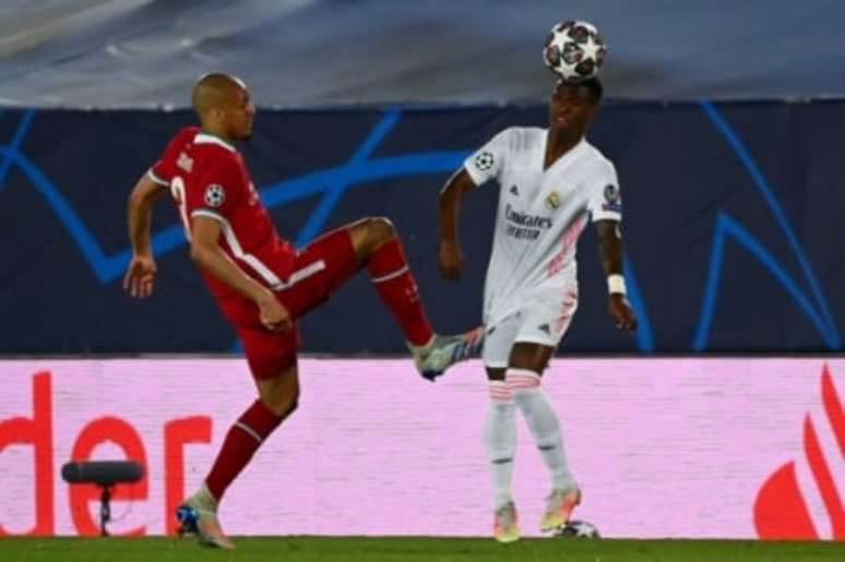 Fabinho e Vini Jr. reforçaram Liverpool e Real Madrid desde a última final entre as equipes (Foto: GABRIEL BOUYS / AFP)