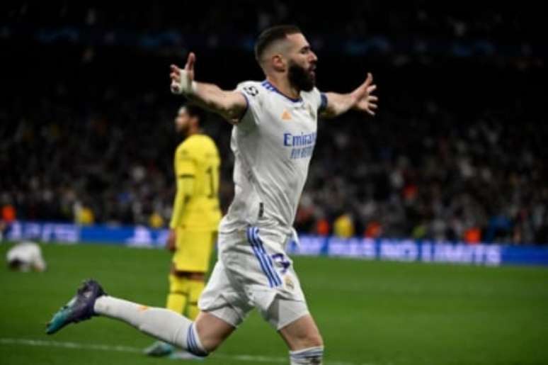 Benzema marcou o gol decisivo que classificou o Real Madrid(Foto: PIERRE-PHILIPPE MARCOU / AFP)