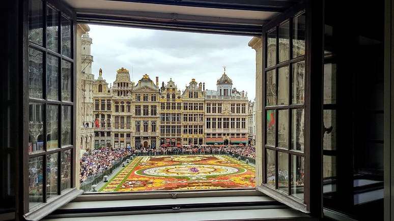 Os belgas aguardam ansiosamente o retorno do tapete de flores de Bruxelas