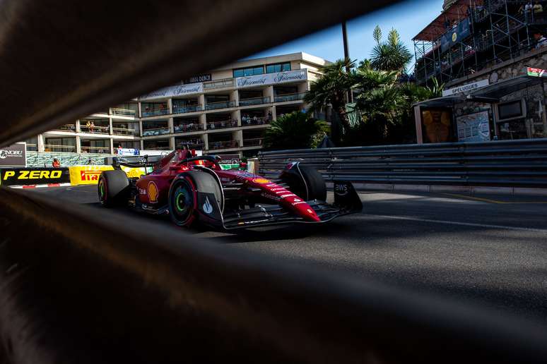 Charles Leclerc vai largar na frente em seu GP caseiro 