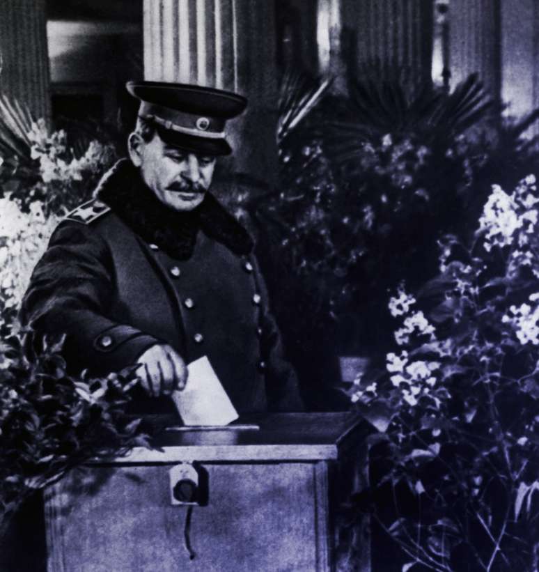 Stalin fez seu discurso na v&eacute;spera das elei&ccedil;&otilde;es legislativas da Uni&atilde;o Sovi&eacute;tica de 1946