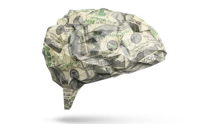 Ilustração cérebro e dinheiro