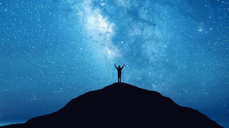 Poe tamb&eacute;m deu uma solu&ccedil;&atilde;o para o que &eacute; conhecido como paradoxo de Olbers