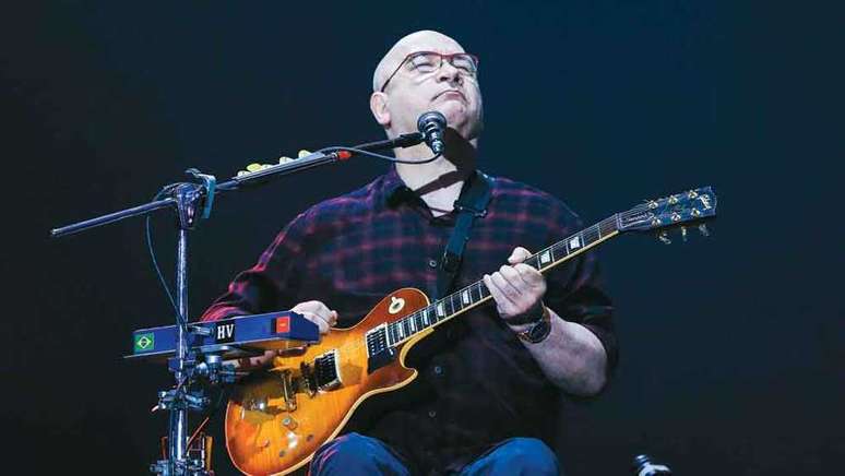 O guitarrista e vocalista dos Paralamas é uma figura icônica da música nacional (Foto/Reprodução/Internet)