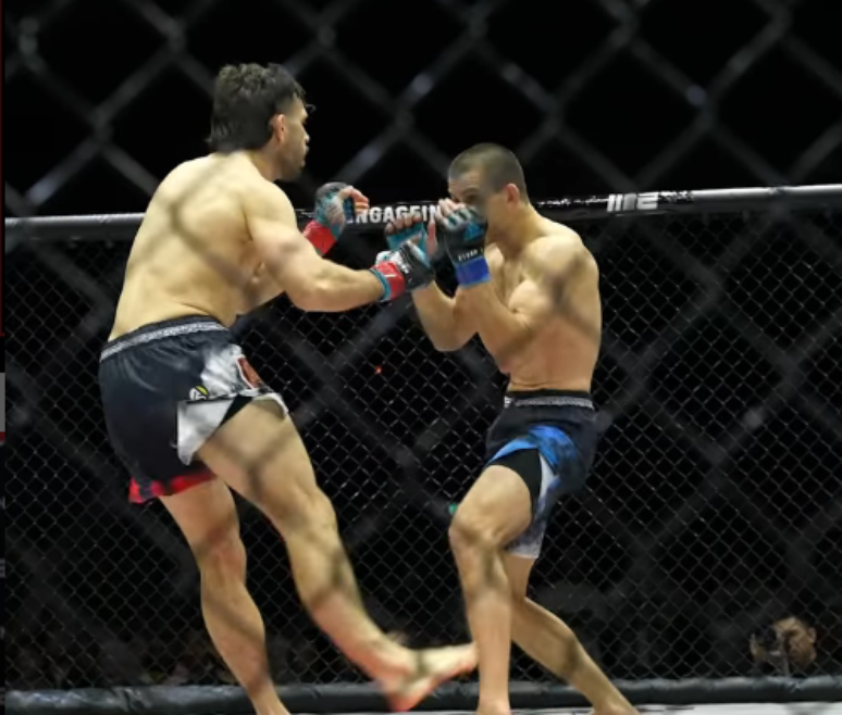 Lutador australiano Jack Becker quebra a perna durante combate