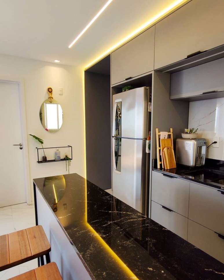 6. Cozinha americana cinza com granito via lactea &ndash; Foto Dicas Decor