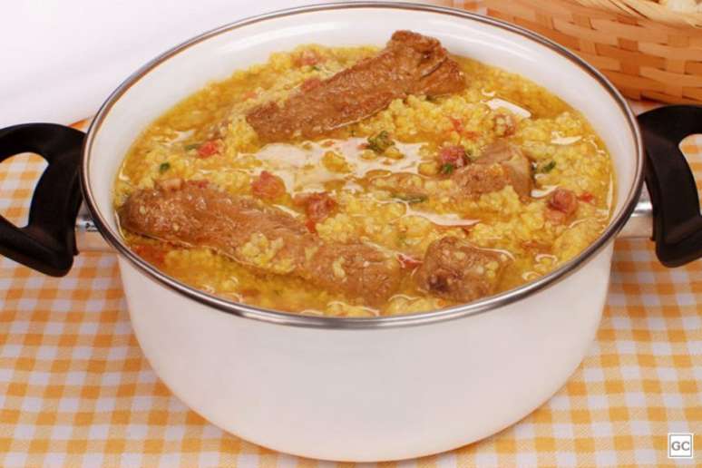 Guia da Cozinha - Sopa de canjiquinha com costelinha e bacon