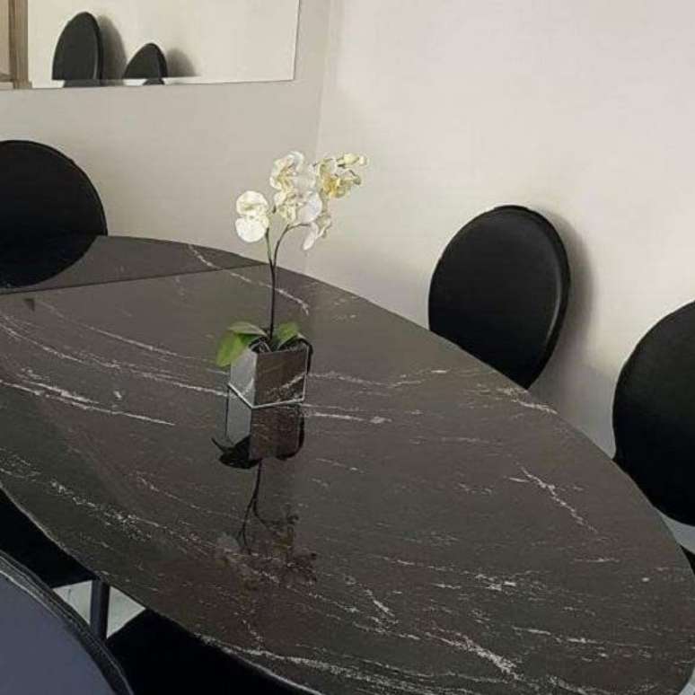 26. Mesa de jantar com tampo de granito via lactea &ndash; Foto Infinity Felix