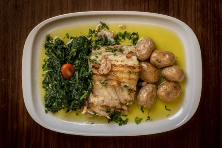 Bacalhau à lagareiro: na grelha, com azeite e batatinhas