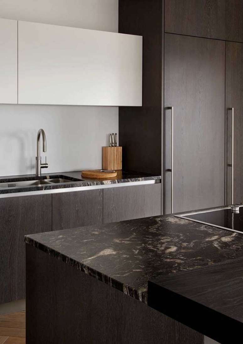 31. Bancada com granito via lactea preta &ndash; Foto Arkpad