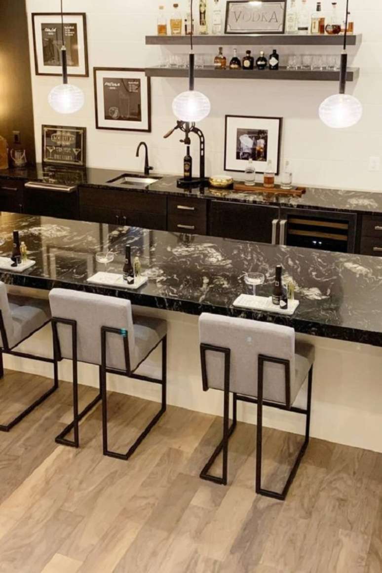 35. Bancada de granito via lactea preta &ndash; Foto Counter Top News