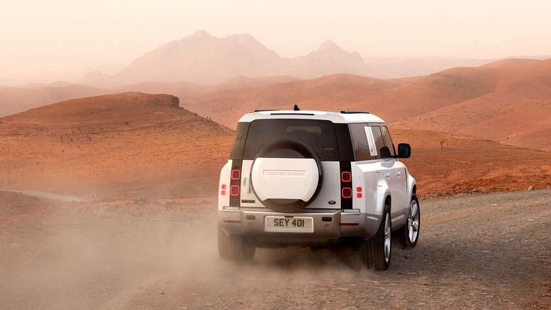 Novo Land Rover Defender 130 