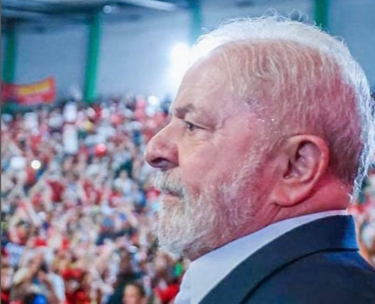 Entre mulheres, Lula vence Bolsonaro em todas as faixas salariais