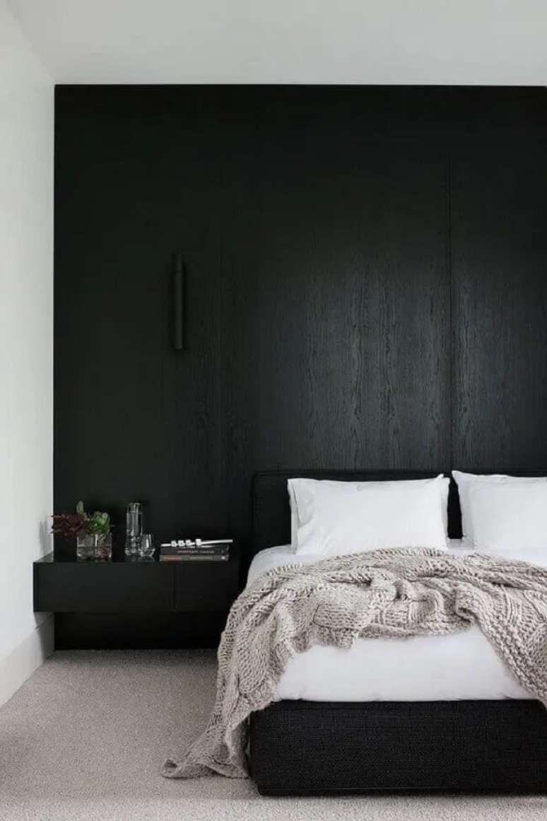 59. Decoração minimalista para quarto preto e branco. Fonte: Lolafá