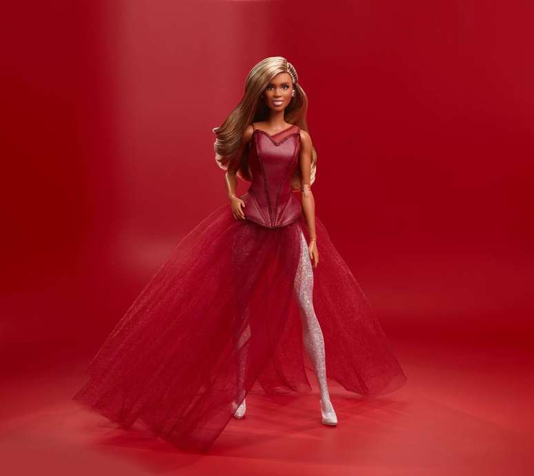 A boneca, inspirada em Laverne Cox, é a primeira Barbie trans lançada pela Mattel no mundo