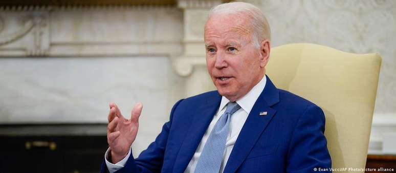 "Não estamos encorajando ou permitindo que a Ucrânia ataque além de suas fronteiras. Não queremos prolongar a guerra apenas para infligir dor à Rússia", disse Biden