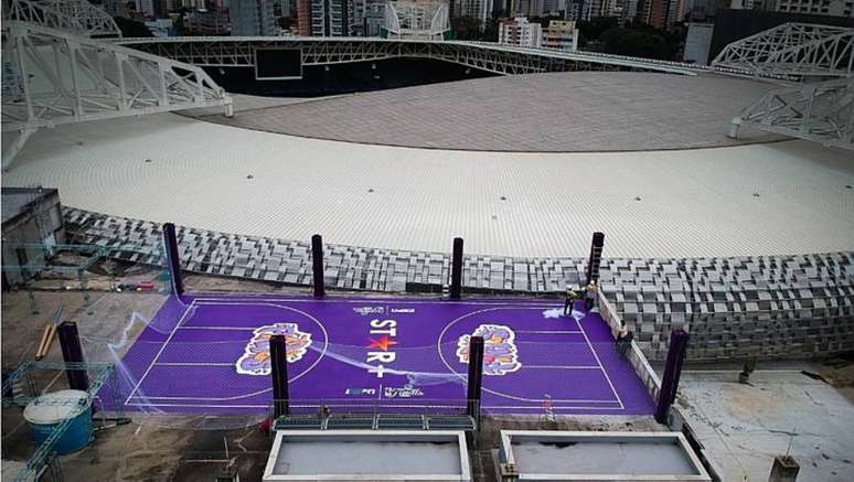Quadra do Star+ e ESPN no rooftop do Allianz Parque em ação para promoção das finais da NBA