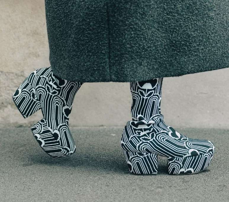 As botas s&atilde;o o cal&ccedil;ado da vez no inverno, viu? - Shutterstock