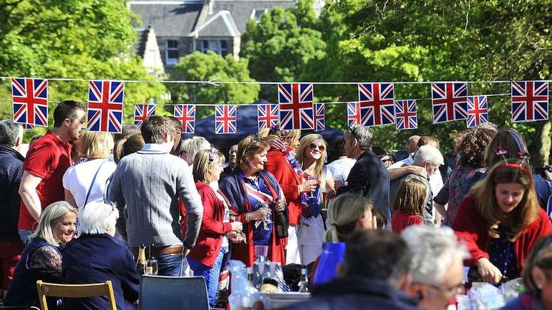 V&aacute;rias festas de rua foram realizadas para celebrar o jubileu de diamante da rainha em 2012