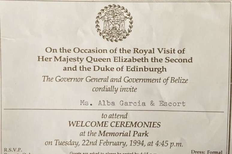 Os av&oacute;s de Andrea ainda guardam o convite do desfile onde ela se apresentou