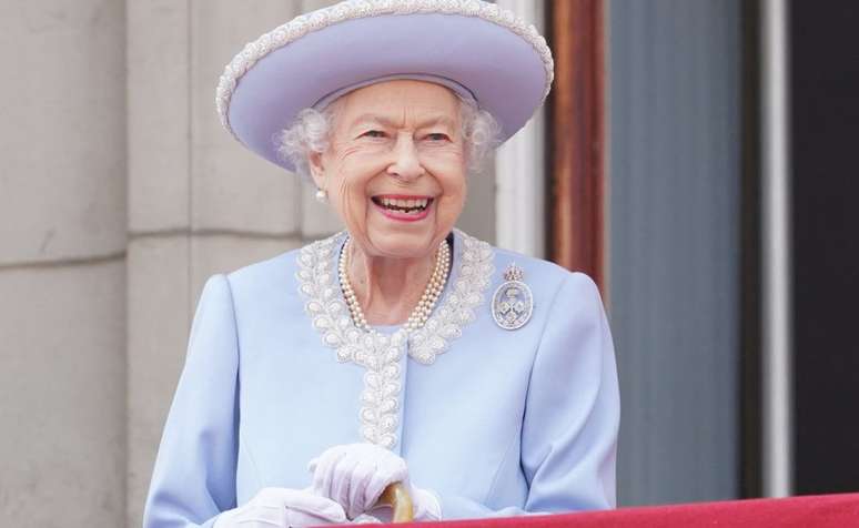 Membros da família real se reuniram no centro de Londres para participar da cerimônia Trooping the Color, que marca o aniversário oficial da rainha