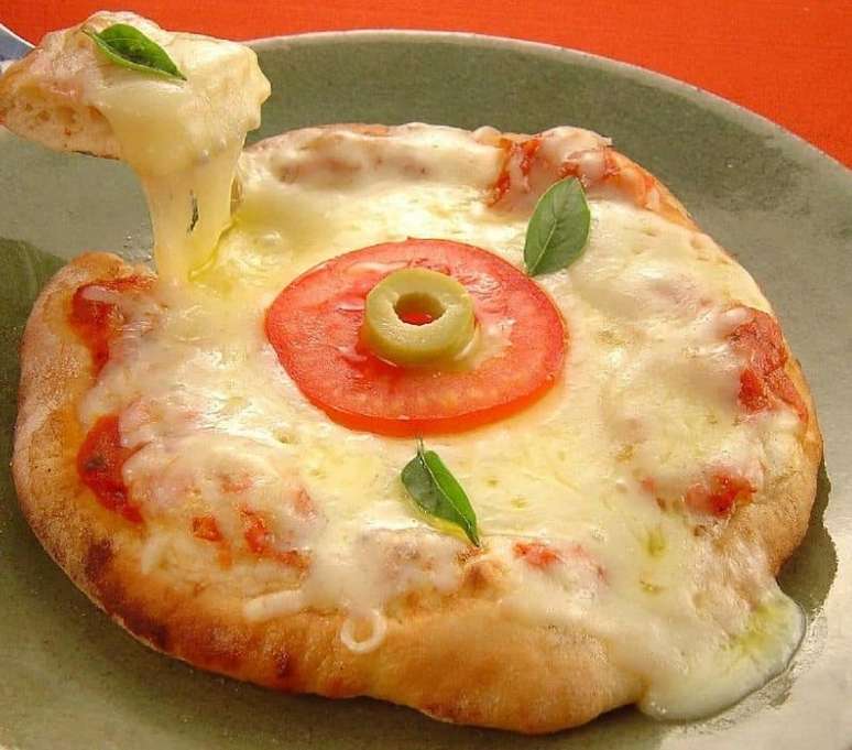 Minipizza marguerita (Reprodução / Guia da Cozinha)
