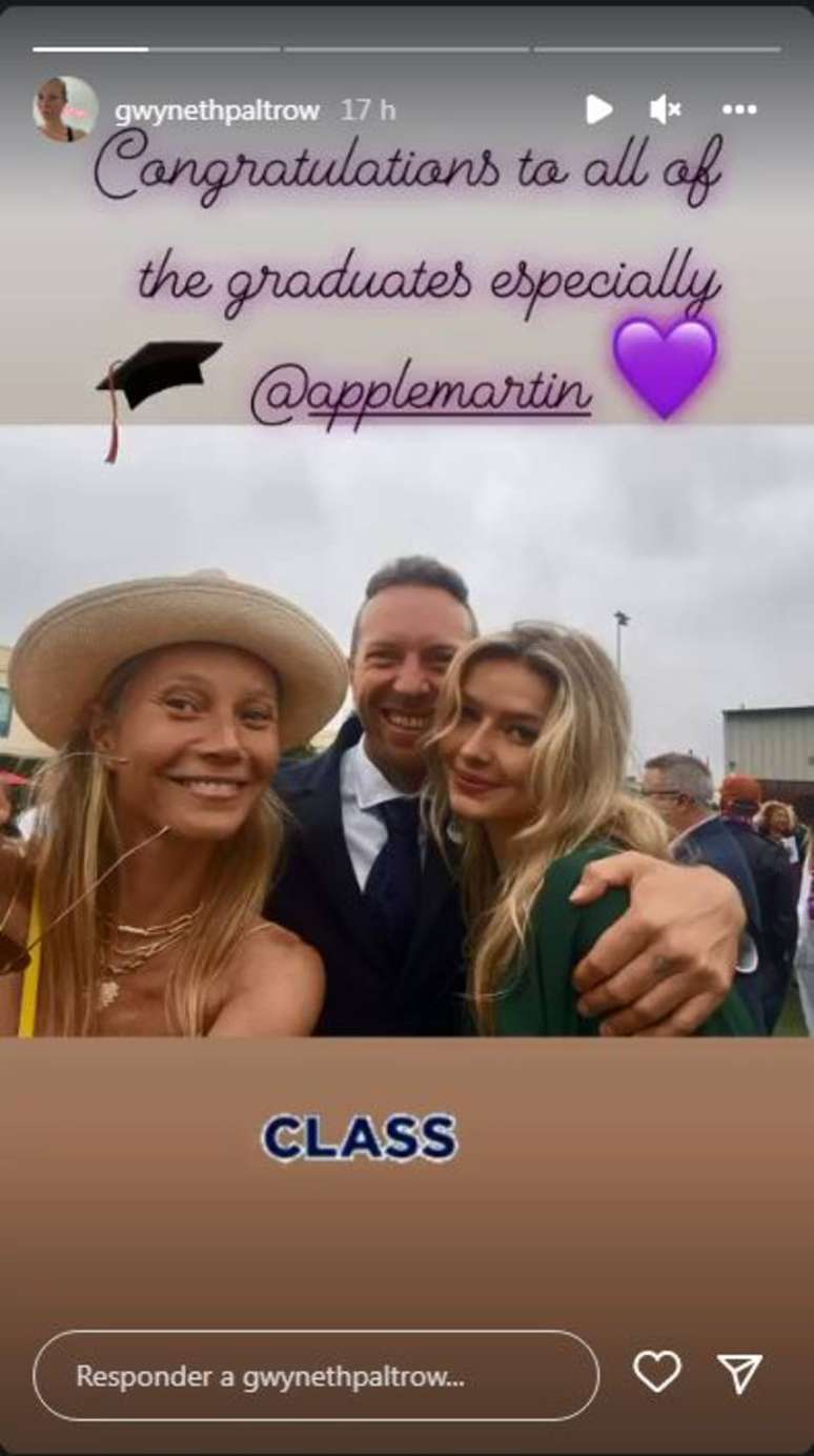 Após receber o diploma, Apple Martin aparece em foto lado de Gwyneth Paltrow e Chris Martin.