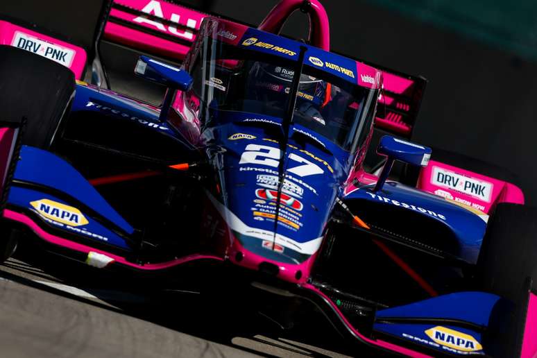 Alexander Rossi liderou TL2 da Indy em Detroit 