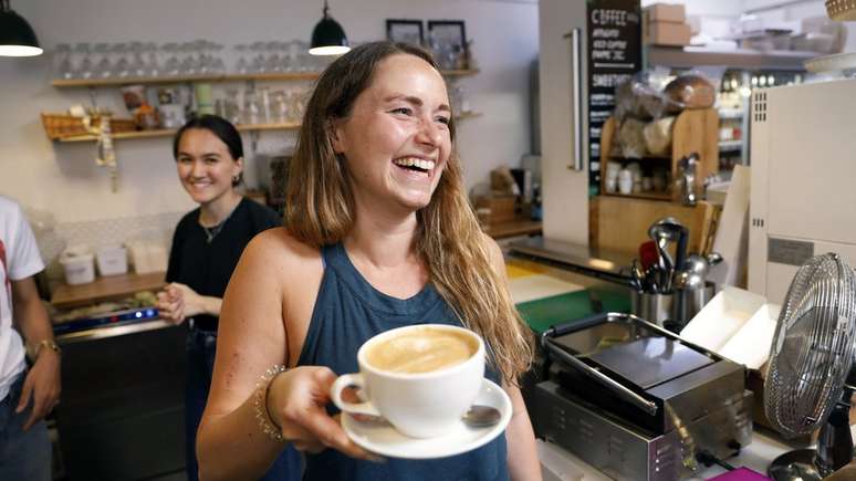 Muitos dos compostos da cúrcuma e da moringa são polifenóis, que também são encontrados em grandes quantidades no café