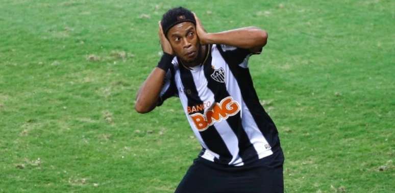 Ronaldinho Gaúcho virou Ronaldinho do mundo em 3 minutos