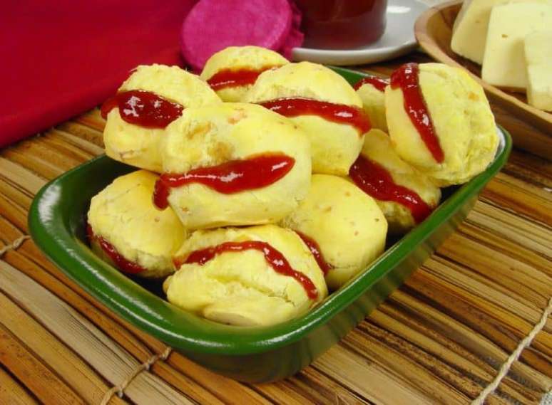 Guia da Cozinha - Receita de pão de queijo Romeu e Julieta para toda a família