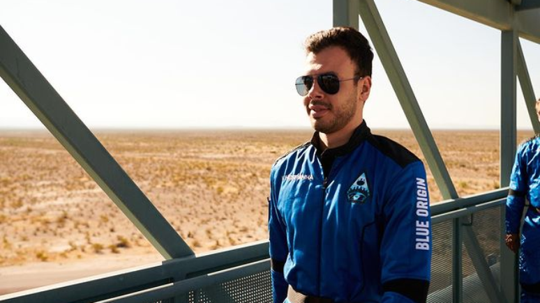 Brasileiro viaja ao espa&ccedil;o em voo da Blue Origin, de Jeff Bezos