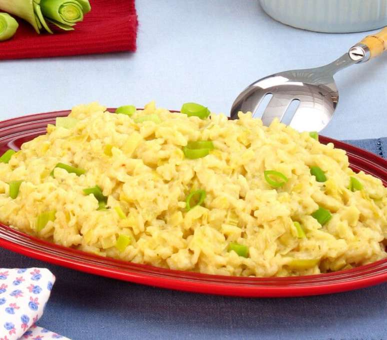 Risoto de alho-por&oacute; (Reprodu&ccedil;&atilde;o / Guia da Cozinha)